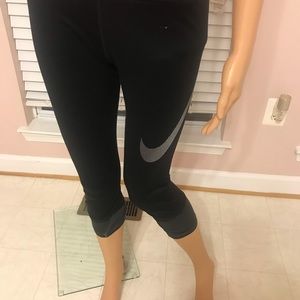 Black NIKE tights 3/4 length